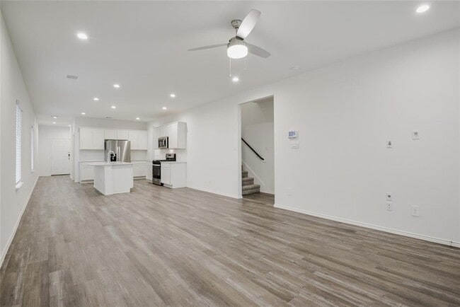 Building Photo - 1055 Llano Trl