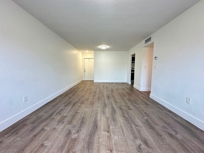 Building Photo - 2843 Fillmore St