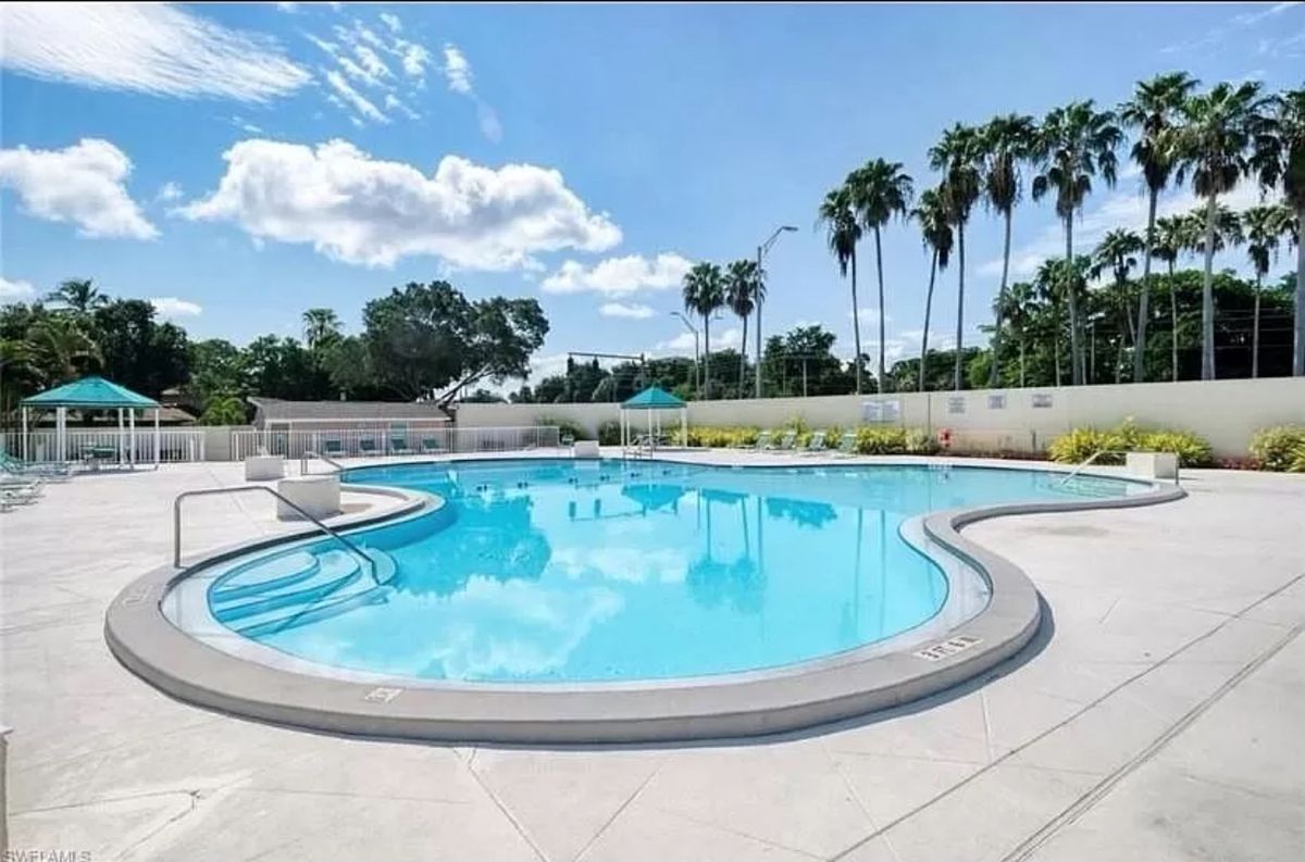 Building Photo - 4265 Island Cir