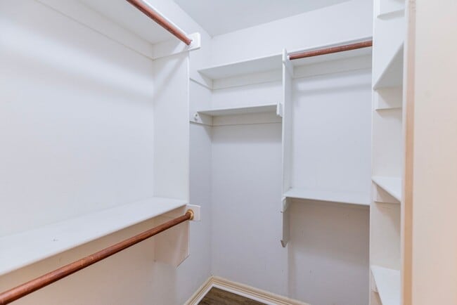 Building Photo - ***255 B ravenwood Blvd***