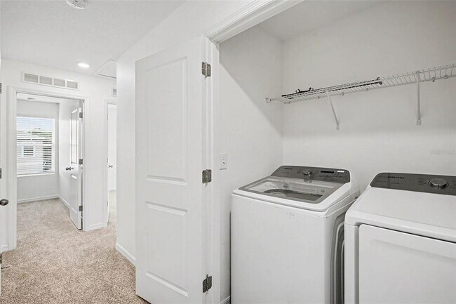 Building Photo - 868 Grandin St