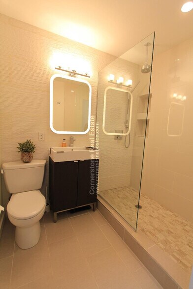 Building Photo - 39 Gray St