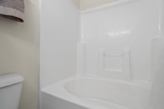 Building Photo - 2BR/2.5BA Townhome in The Gables