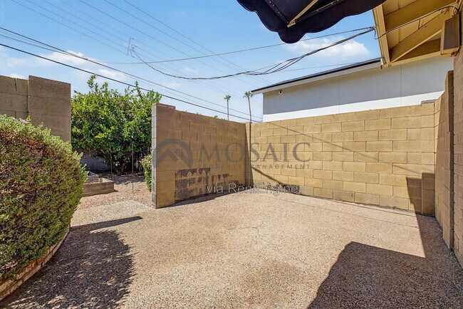Building Photo - 3333 E Medlock Dr