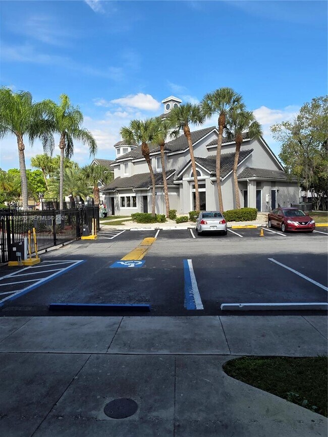 Building Photo - 15070 SW 103rd Ln