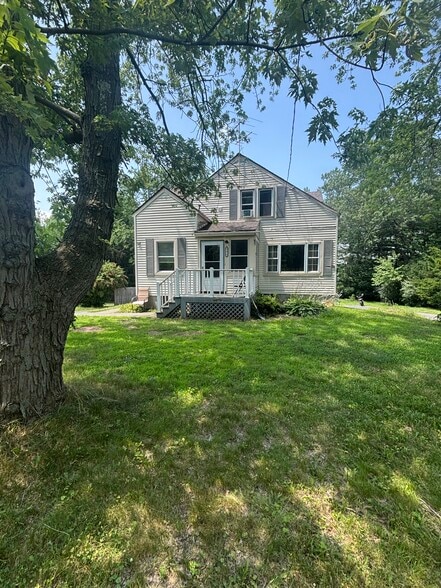 Building Photo - 332 Old Loudon Rd