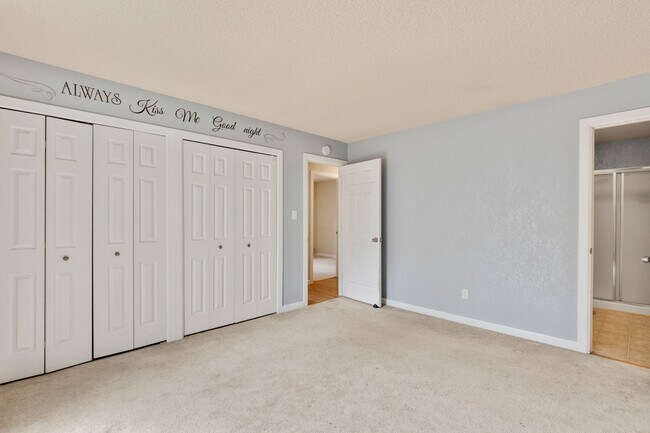 Building Photo - 3020 Avondale Dr