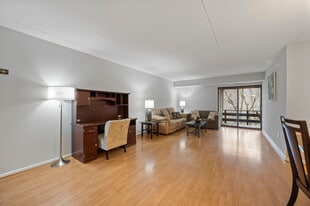 Building Photo - 253 Shawmont Ave