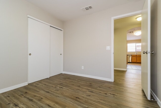 Building Photo - 13354 W Saguaro Ln