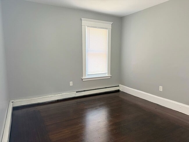 Building Photo - 135 Pendleton St