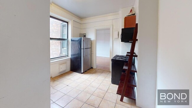 Building Photo - 356 South First Street