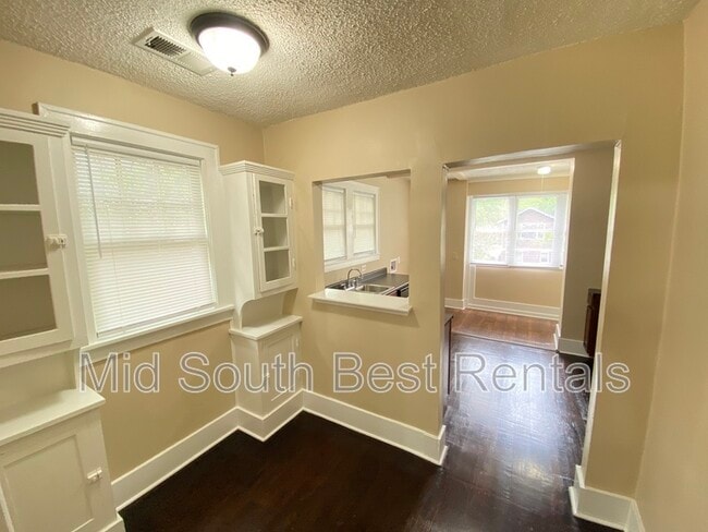 Building Photo - 720 Stonewall St