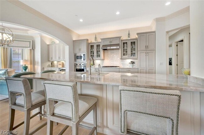 Building Photo - 2542 Marquesa Royale Ln