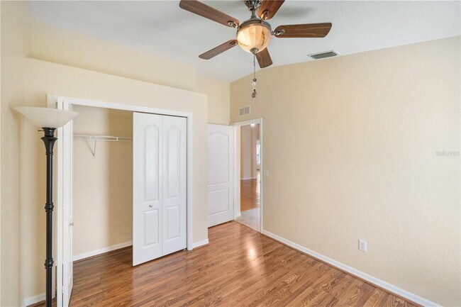 Building Photo - 1556 Scarlett Ave