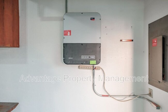 Building Photo - 2872 Raleigh Ct SE