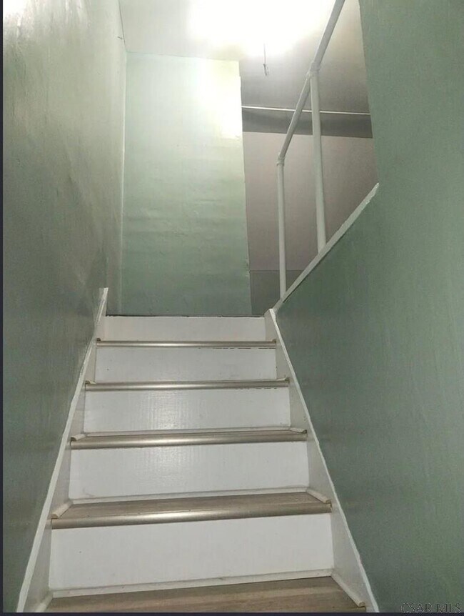 Building Photo - 444 Stone St