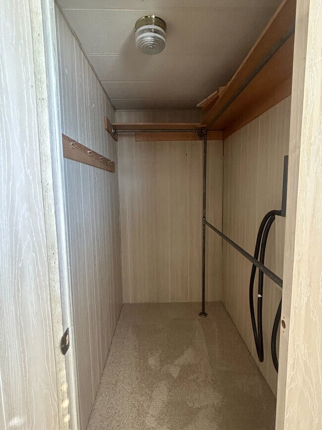 Building Photo - 3601 E Wyoming Ave