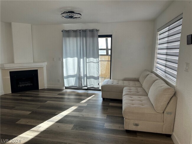 Building Photo - 601 Cabrillo Cir