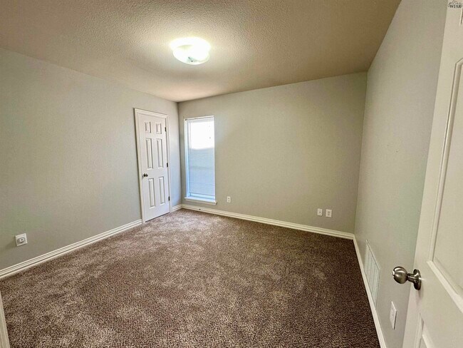 Building Photo - 5214 Sunnybrook Ln