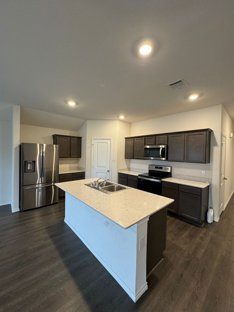 Building Photo - 912 Glover Dr