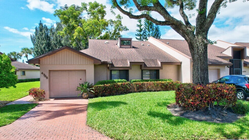 Building Photo - 4705 Fountains Dr S