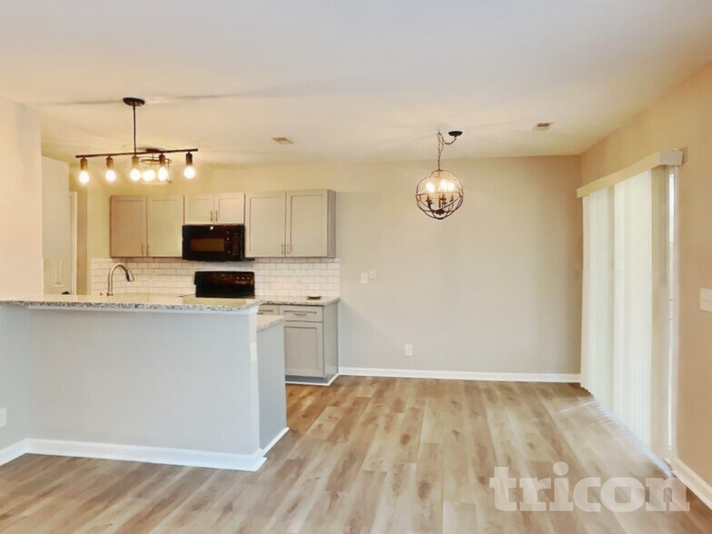 Building Photo - 4453 Frost St