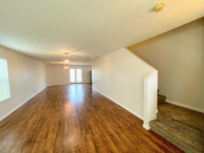 Building Photo - 3177 Lakeland Dr SW