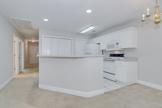 Building Photo - 275 Caldwell Cir