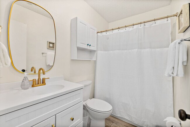 Building Photo - 103 A St