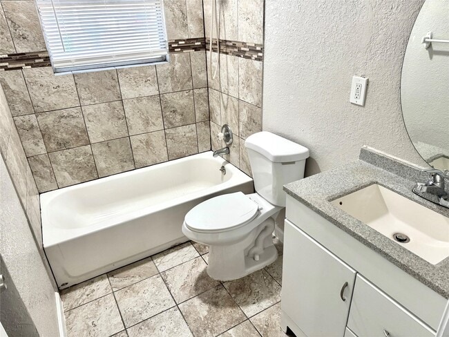 Building Photo - 10206 Buena Park Dr