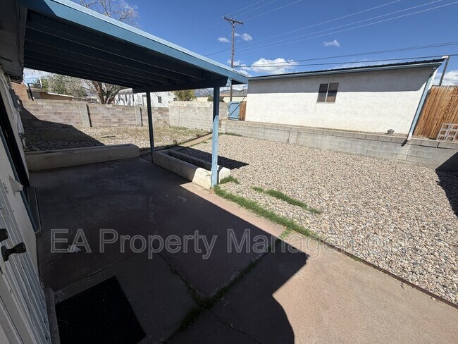 Building Photo - 1732 Muriel St NE