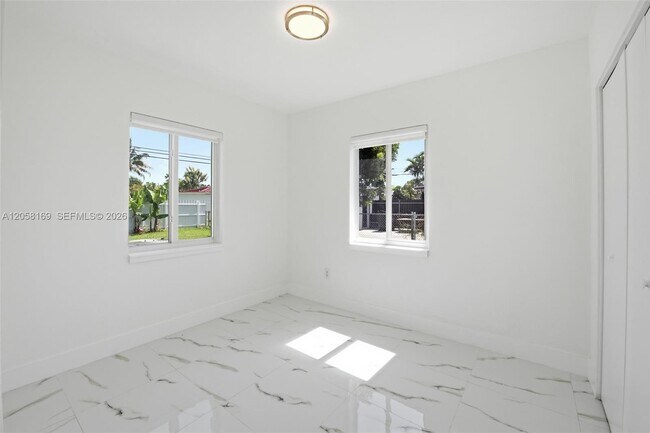Building Photo - 6785 SW 17th St