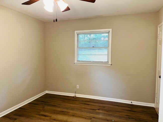 Building Photo - Wow! Beautiful brick 3 bedroom 2 bathroom home near Stone Mountain Village! Must See