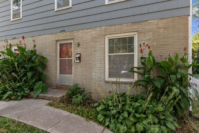 Building Photo - Floyd Street Duplexes