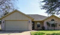 Building Photo - Great 3 Bedroom 2 Bath Roanoke