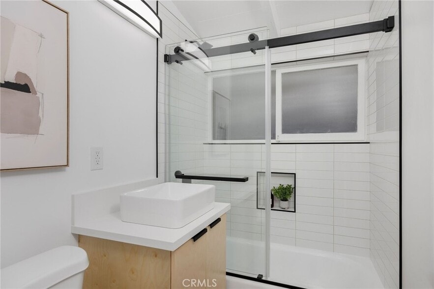 Building Photo - 3103 Shipway Ave