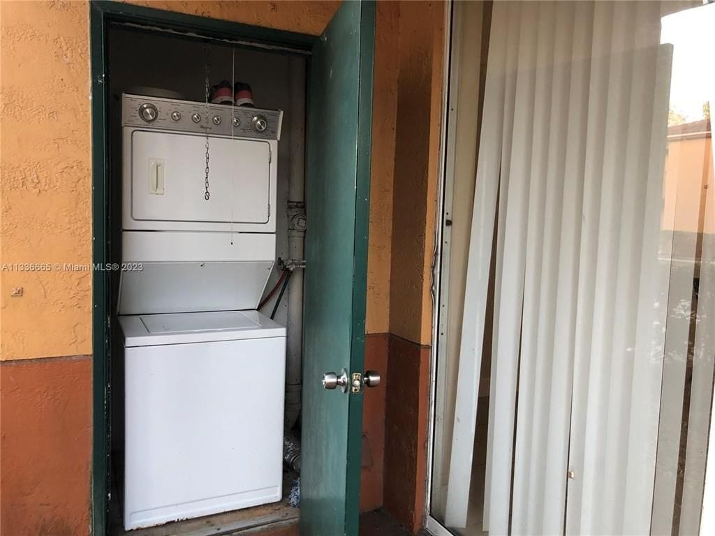 Building Photo - 10757 Cleary Blvd