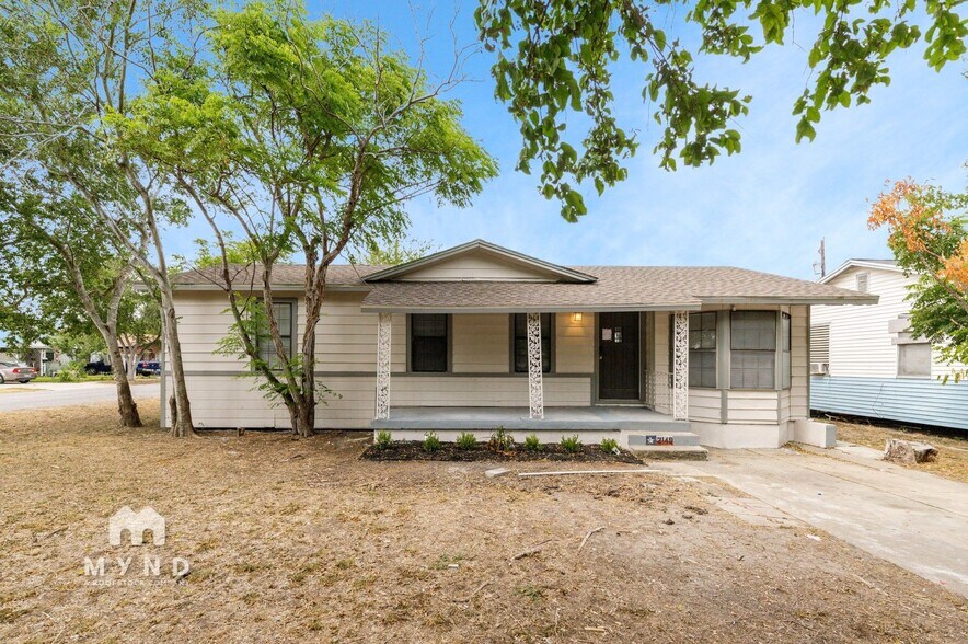 Primary Photo - 2149 Karen Dr