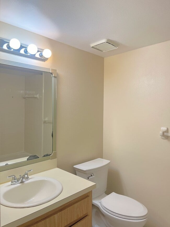 Building Photo - 1054 Lotus Cove Ct