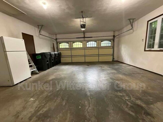 Building Photo - 43 Powder Creek Dr