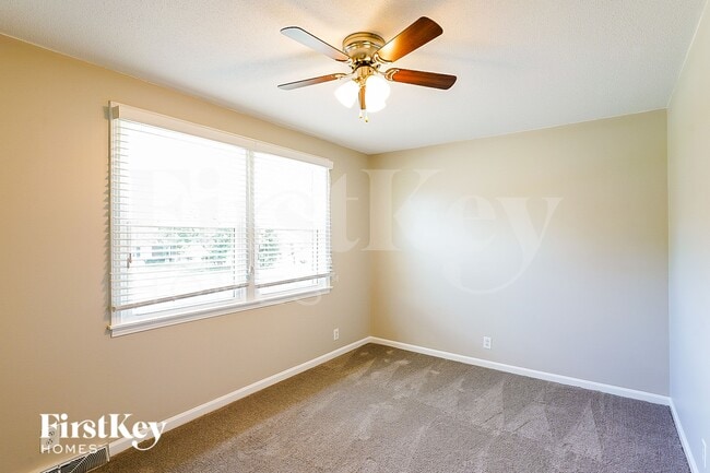 Building Photo - 2270 Provo Dr