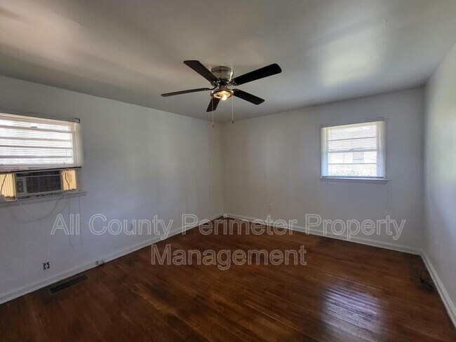 Building Photo - 1877 Chapman Ave