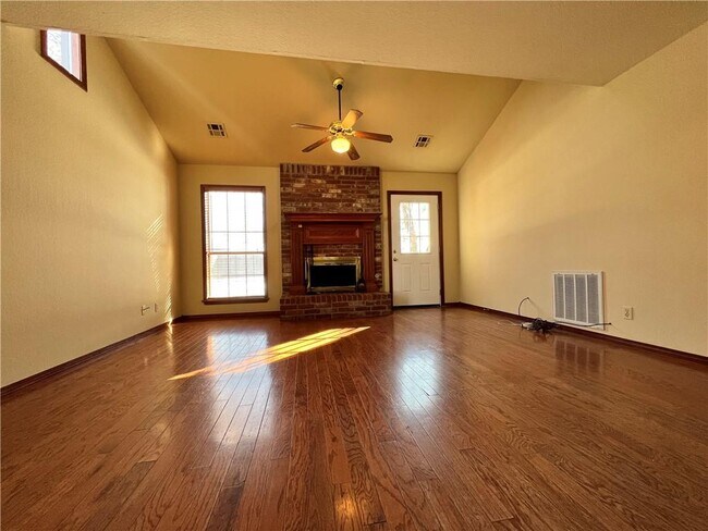 Building Photo - 603 N 37th Pl