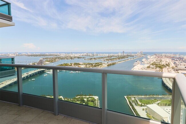 Primary Photo - 900 Biscayne Blvd