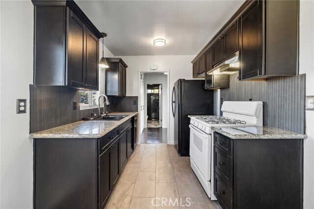 Building Photo - 3732 Dwiggins St