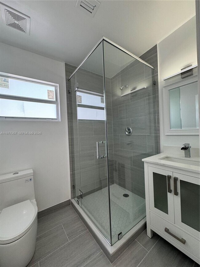 Building Photo - 526 NW 6th St