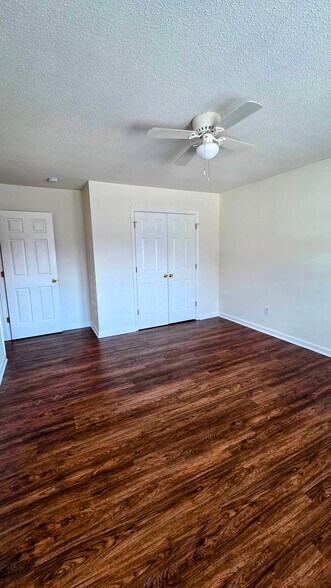 Building Photo - 210 Wimbledon Ct