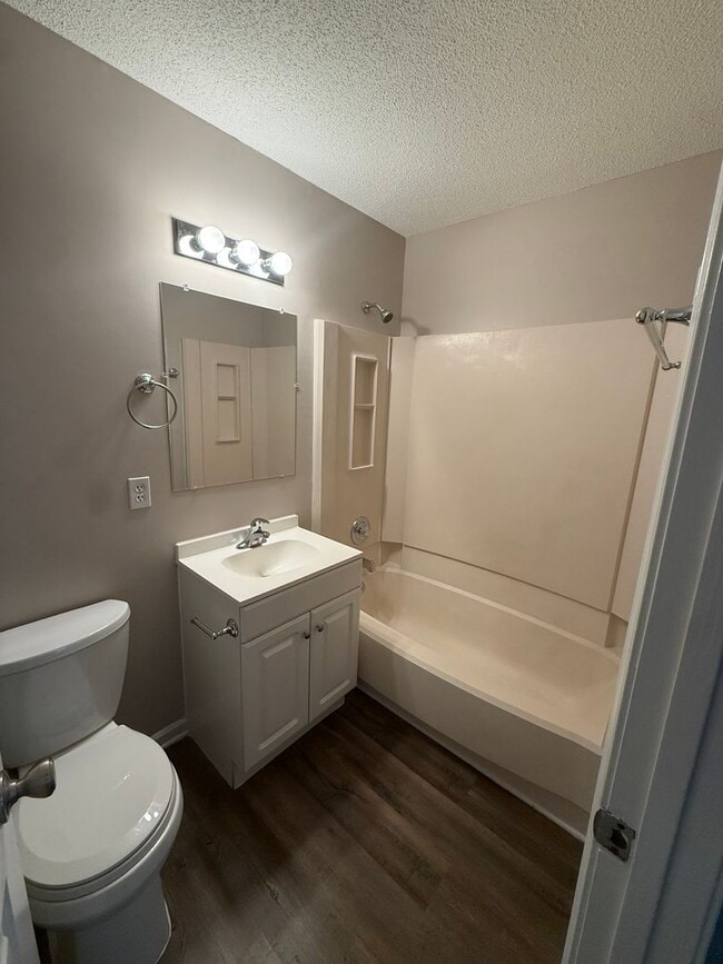 Building Photo - 3346 Oak Trees Ct