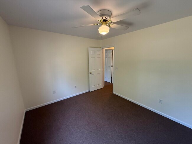 Building Photo - 1326 N Frideriki Dr