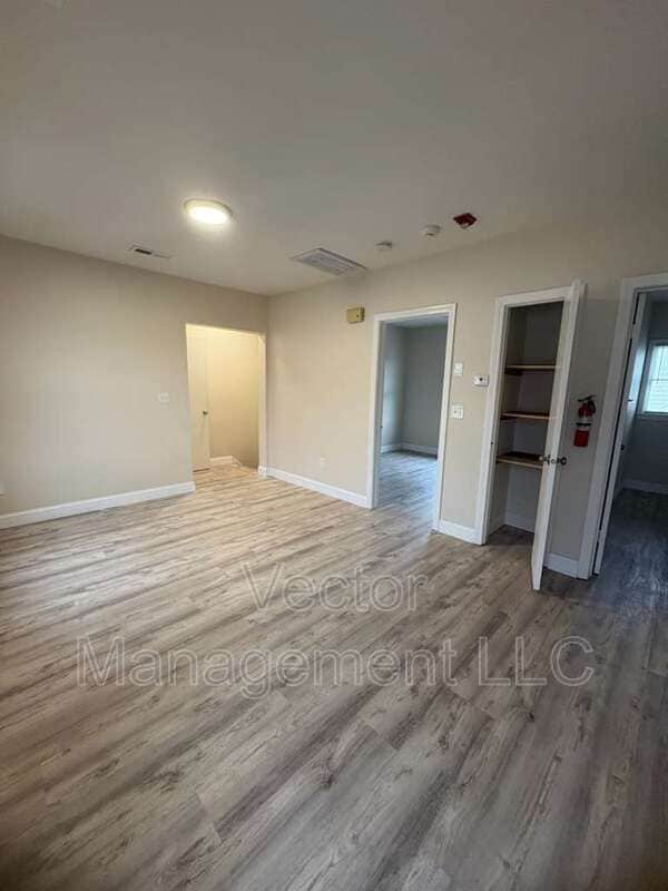 Building Photo - 2842 Dixwell Ave